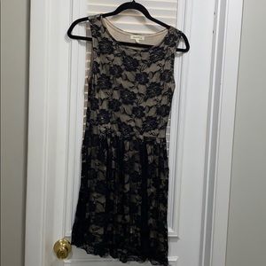 Monteau lace dress